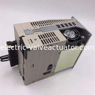 Хорошая цена. Yaskawa Sigma SGDV-120A01A AC Servo Drive 3 Phase AC 230V AC онлайн